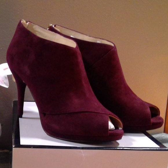 Nine West Dark Red Suede Peep Toe Heels - Picture 1 of 6